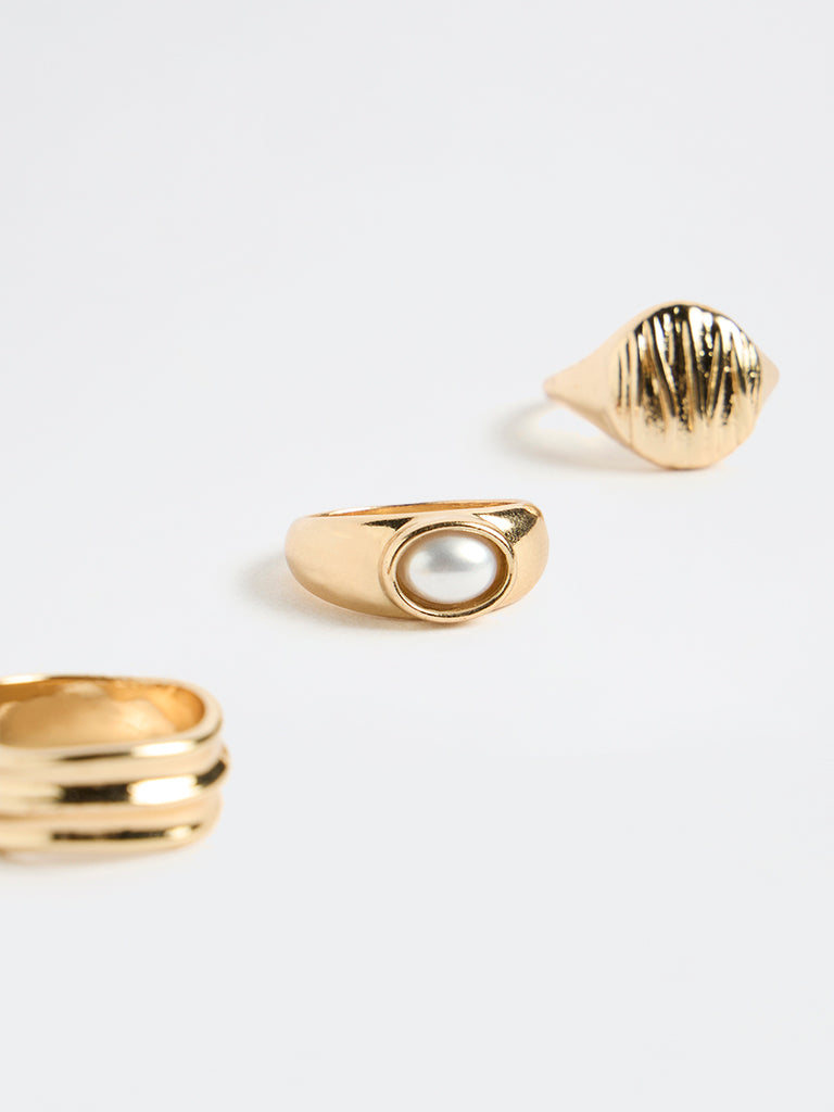 Westside Accessories Gold Signet and Pearl Assorted Rings (Pack of 3)
