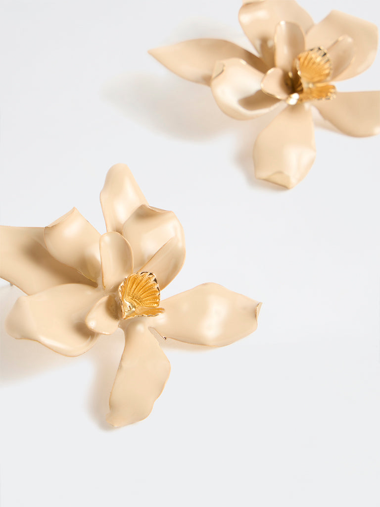 Westside Accessories Peach Floral Stud Earrings