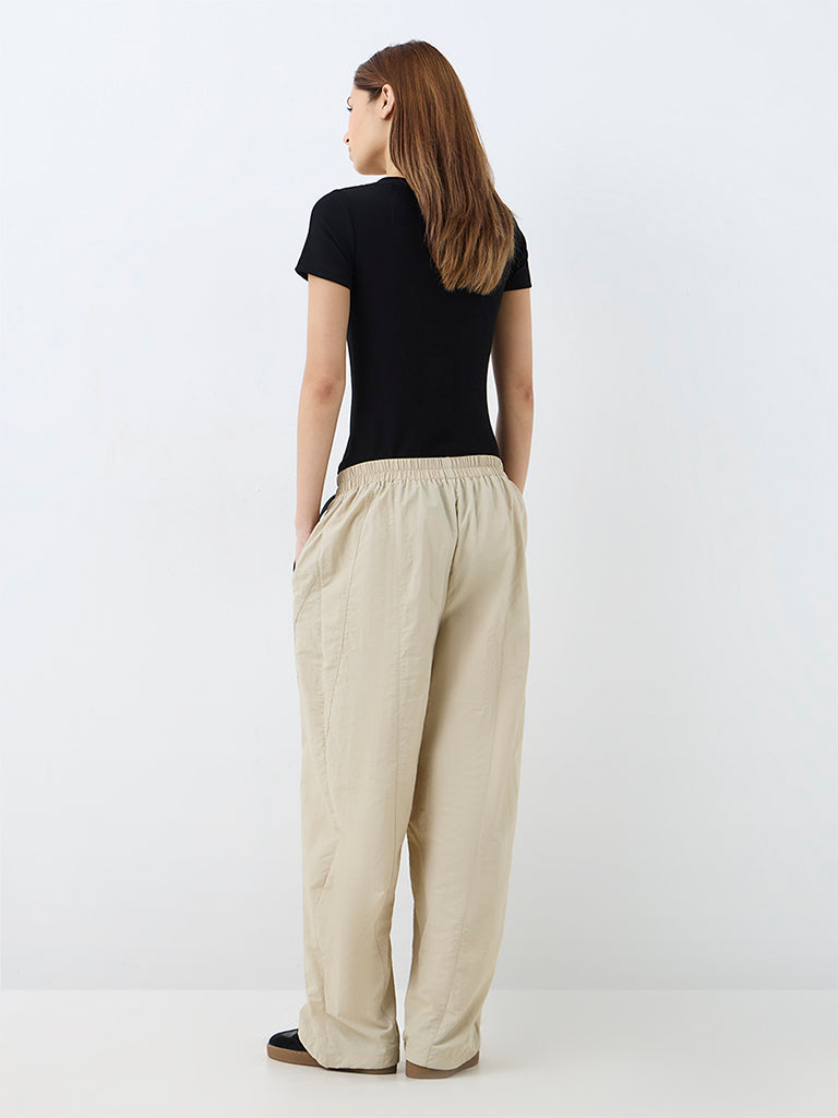 Nuoflexx Light Beige Buckle-Detail High-Rise Pants