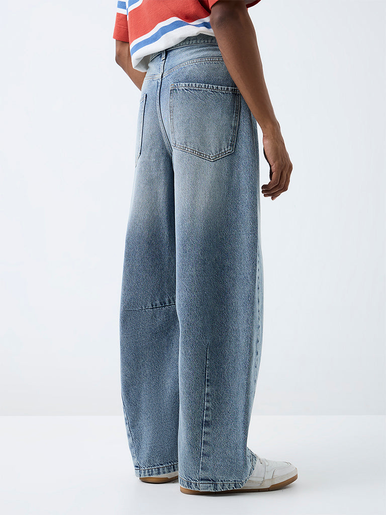 Nuon Light Blue Mid-Wash Barrel-Fit Mid-Rise Jeans