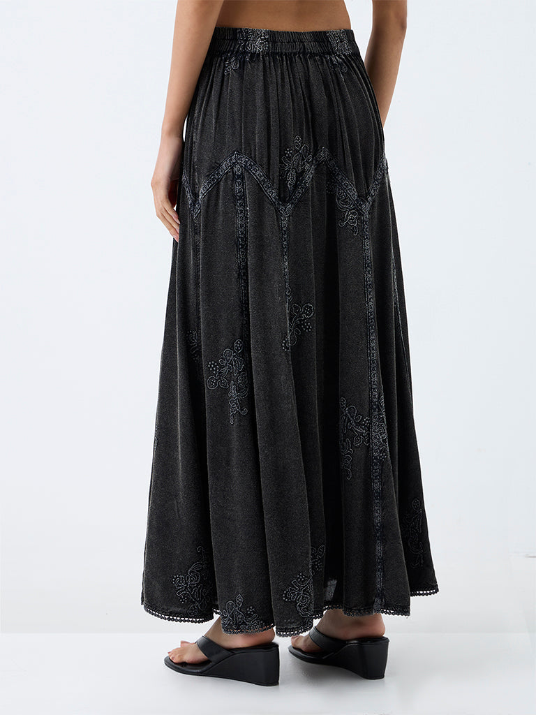 Bombay Paisley Black Floral Embroidered High-Rise Maxi Skirt
