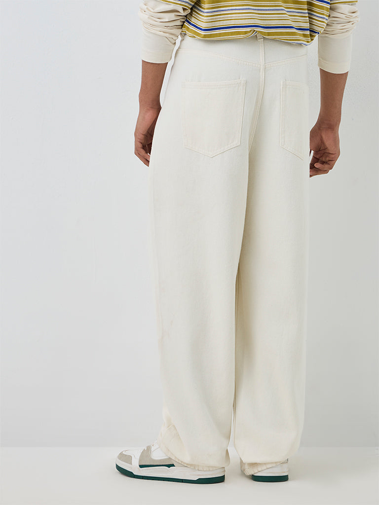 Nuon Off-White Skater-Fit Mid-Rise Jeans