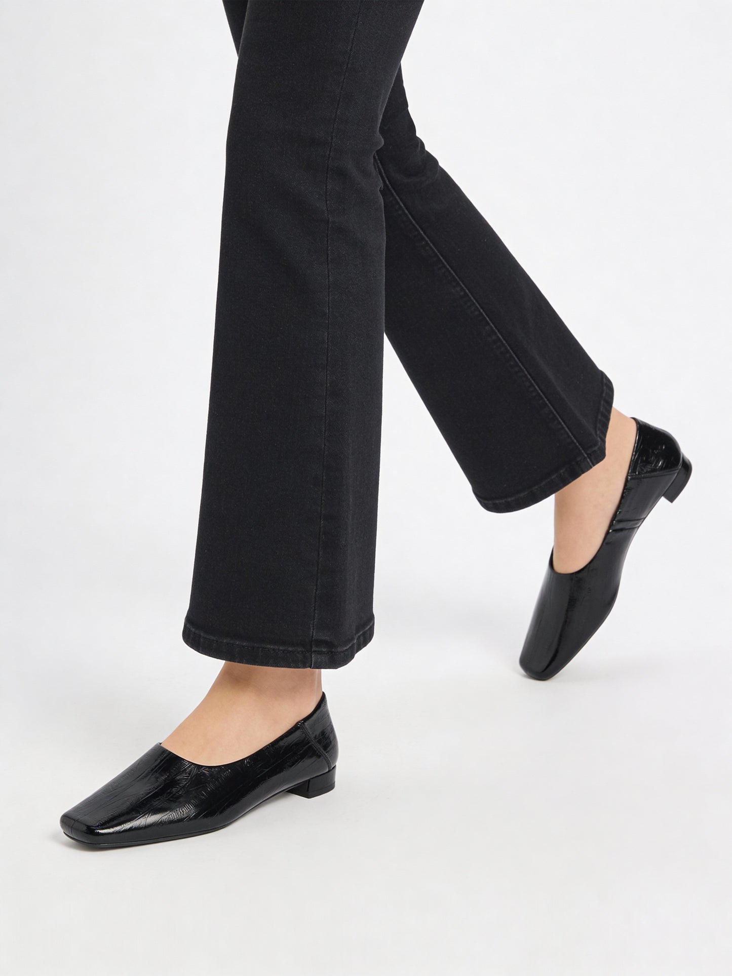 LUNA BLU Black Textured Shoes