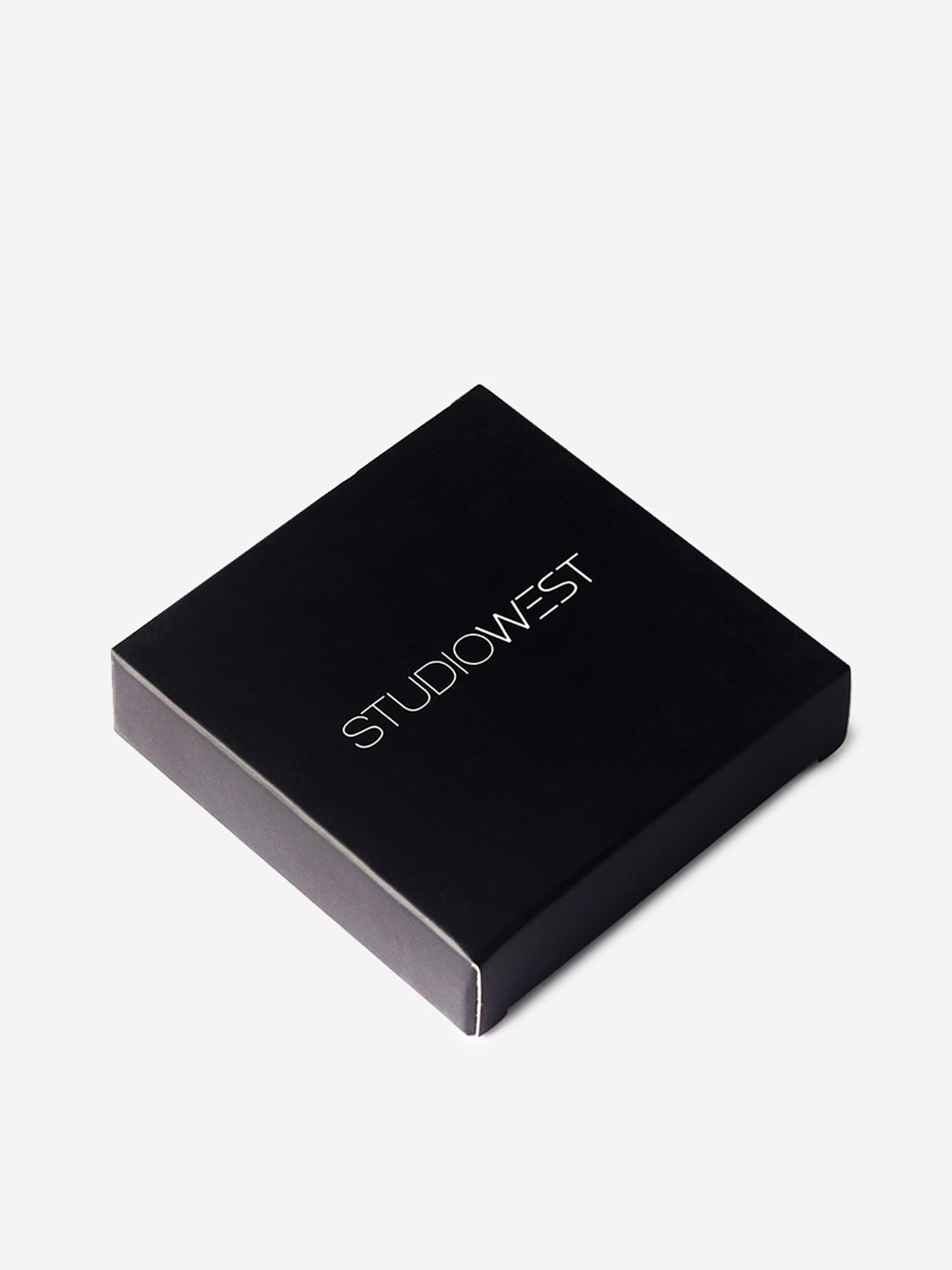 Studiowest Vanilla Weightless Matte Compact