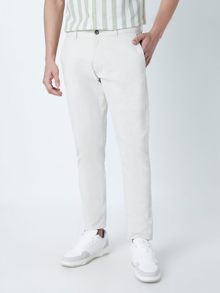 Westside WES Casuals Men's Off-White Cotton-Blend Slim-Fit Mid-Rise Chinos for Casual Wear Front View