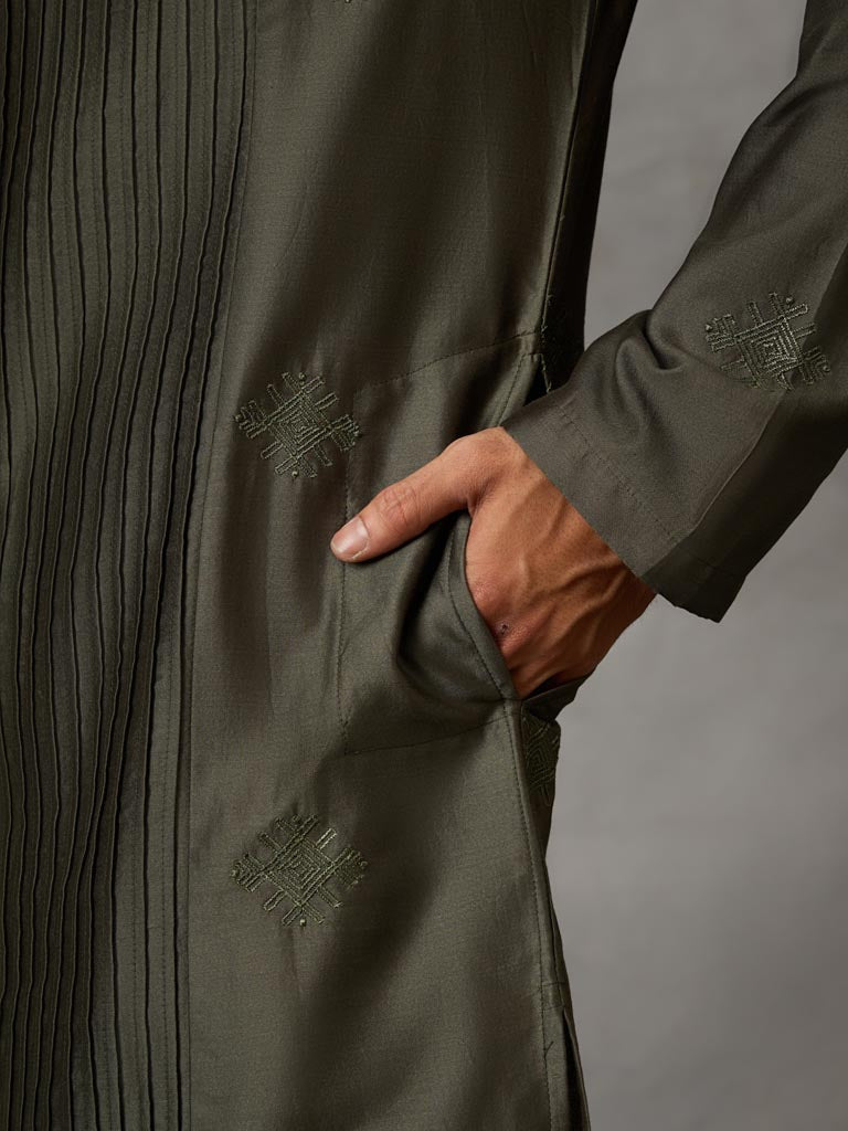 Panelled Pleat Kurta Set - Olive