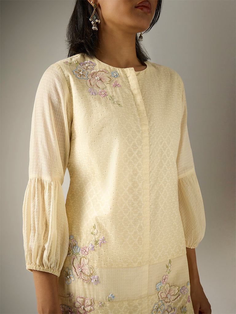 Floral Embroidered Kurta – Cream