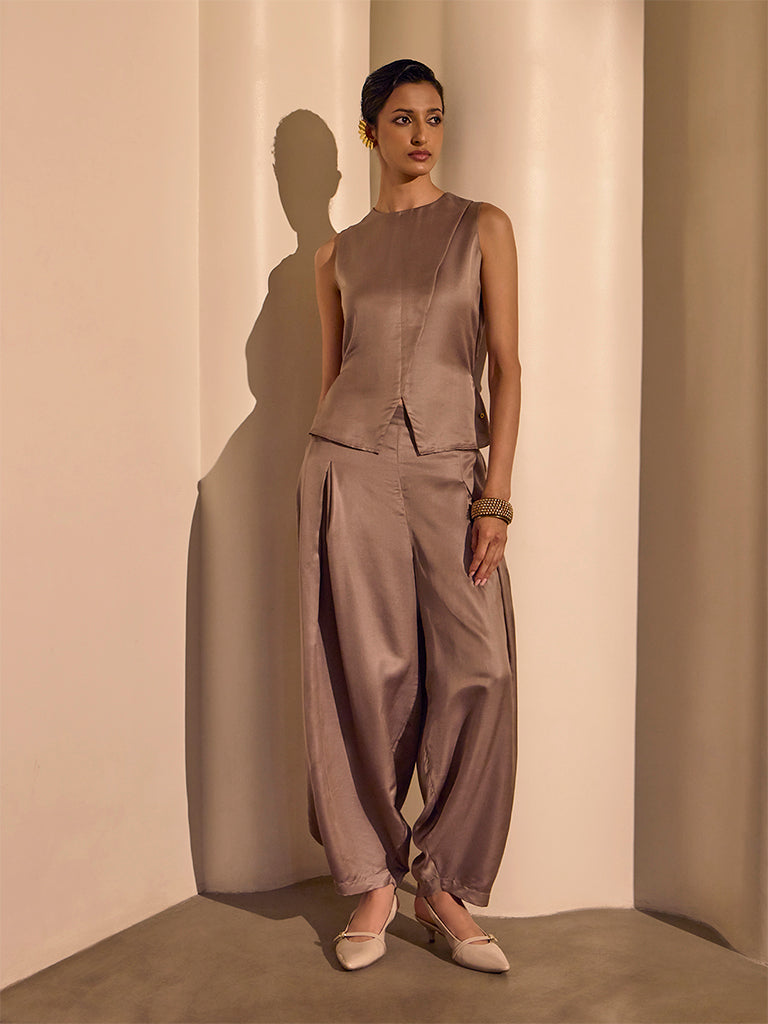 Solid Barrel-Leg Pants – Brown