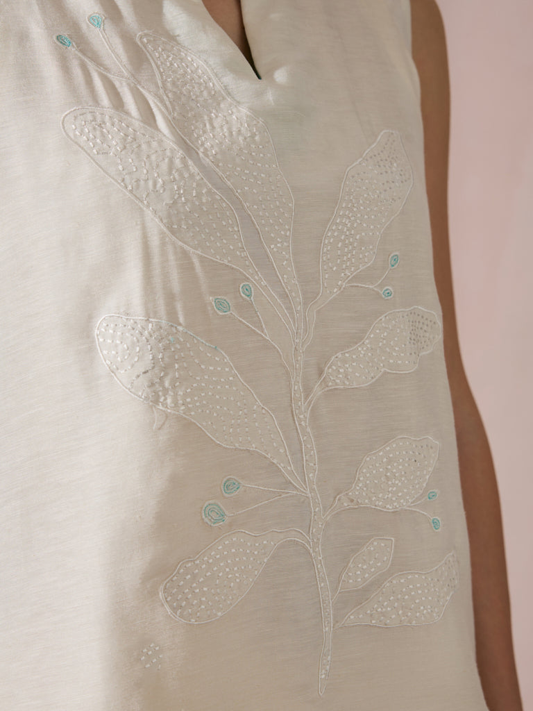 Tonal Embroidered Top – White