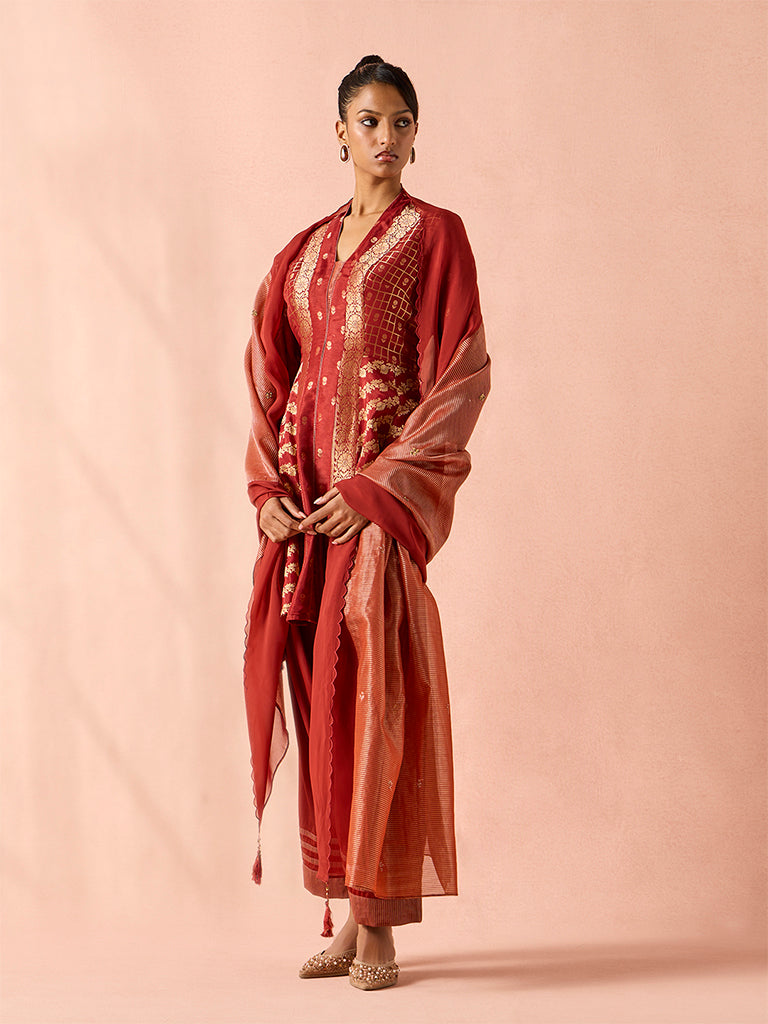 Jacquard Kurta Set with Dupatta – Red