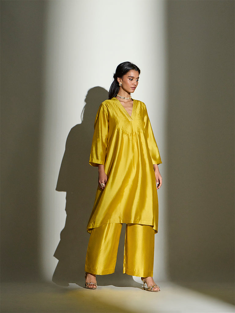 Pintuck-Detail Kurta Set – Lime Yellow