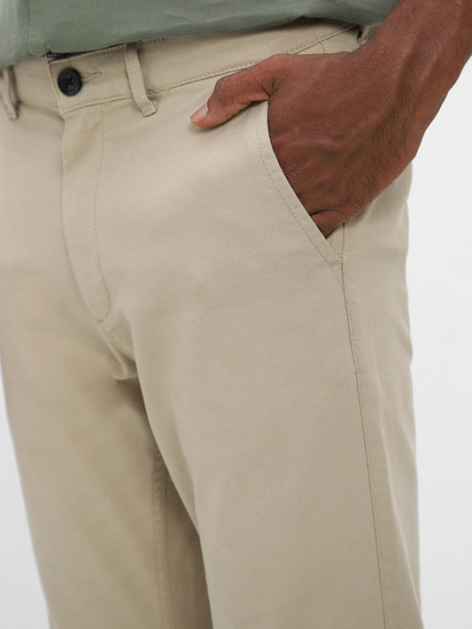 Nuon Mens Solid Beige Chinos