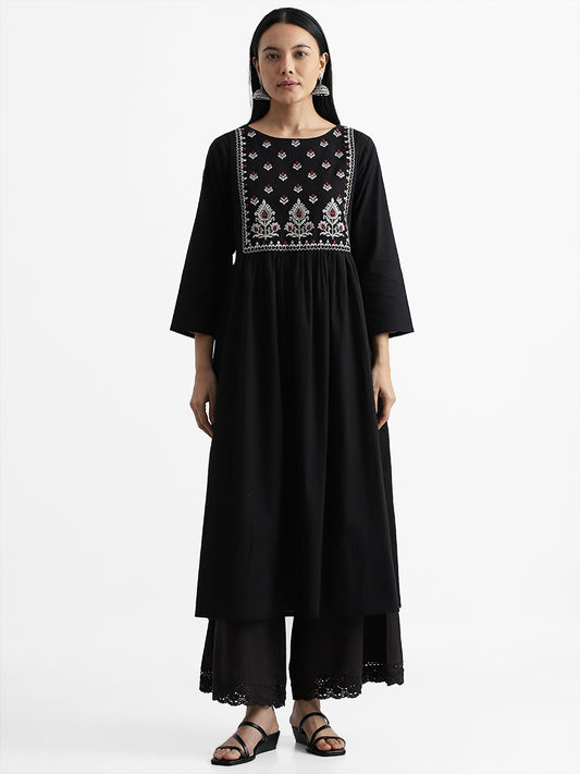 Utsa Black Embroidered Kurta