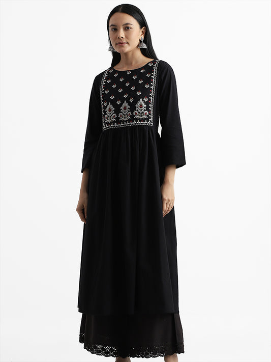 Utsa Black Embroidered Kurta