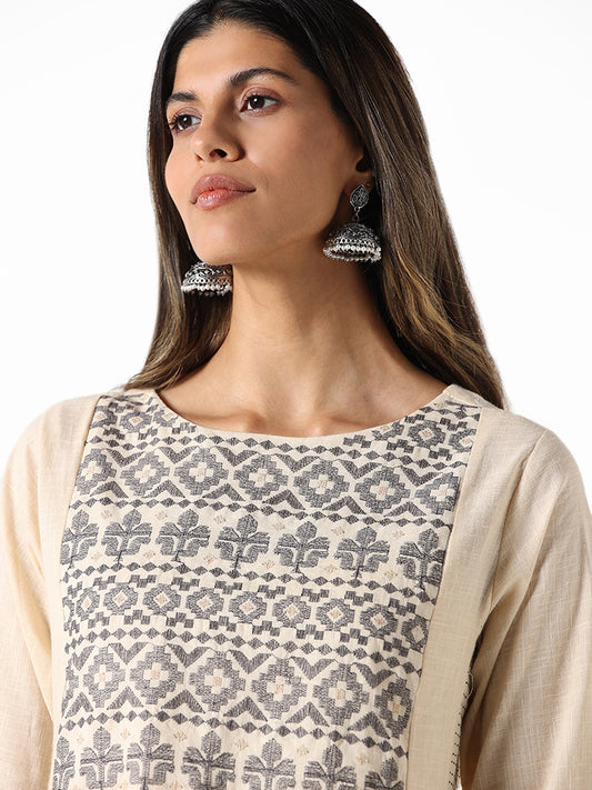 Utsa Off-White Embroidered Kurta