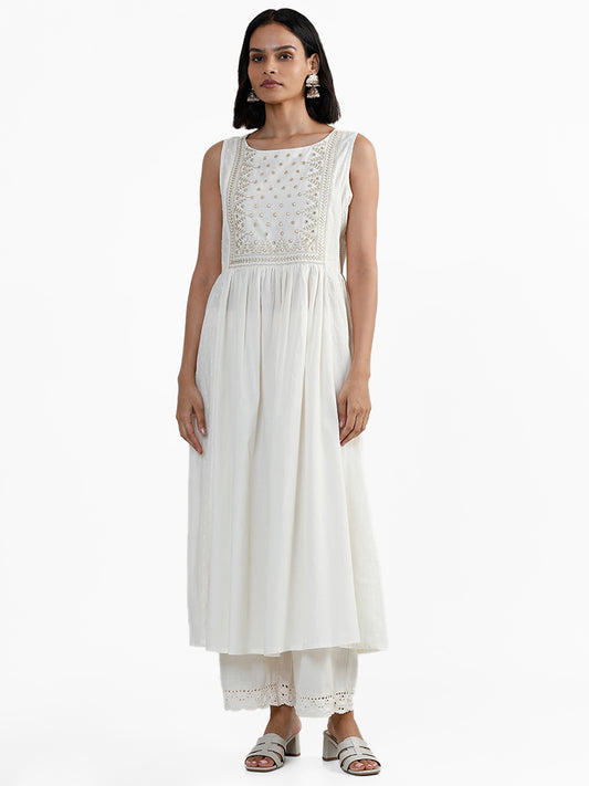 Utsa Yoke Embroidered Off-White Kurta