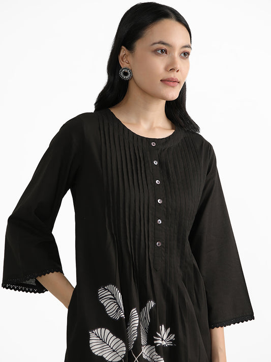 Utsa Black Garden Printed Pin Tuck Kurta