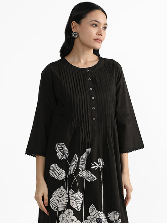 Utsa Black Garden Printed Pin Tuck Kurta