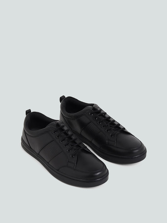 SOLEPLAY Plain Black Casual Minimalistic Sneakers