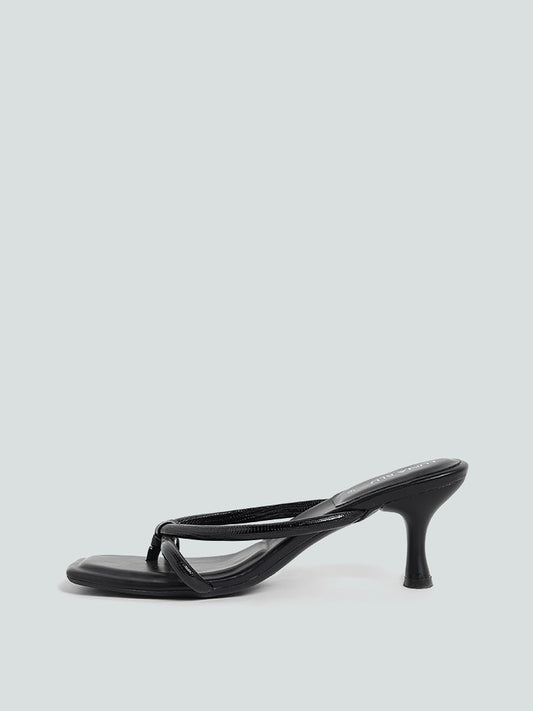 LUNA BLU Black V Front Strap Heel Sandals