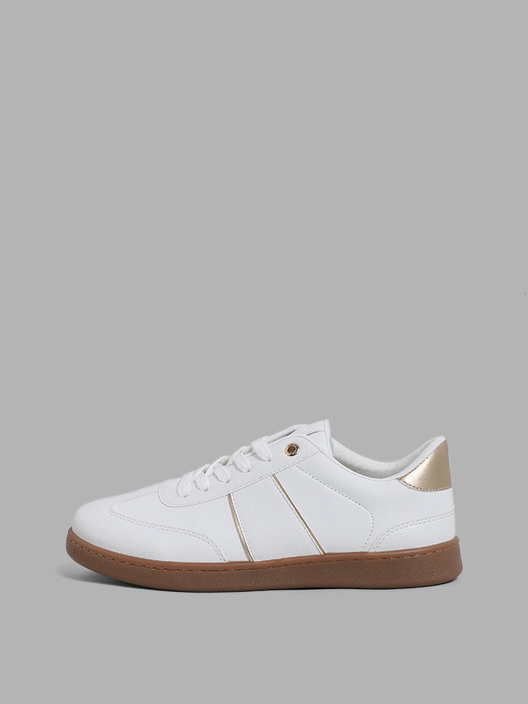 Buy SOLEPLAY White & Beige Lace-up Hybrid Sneakers from Westside