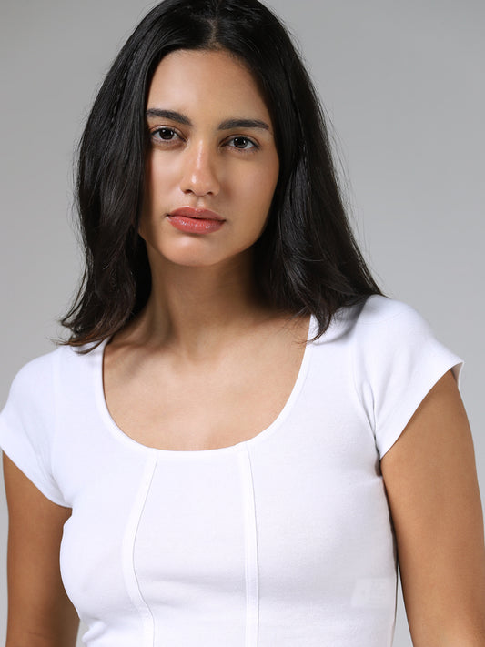 Nuon Solid White Crop Top