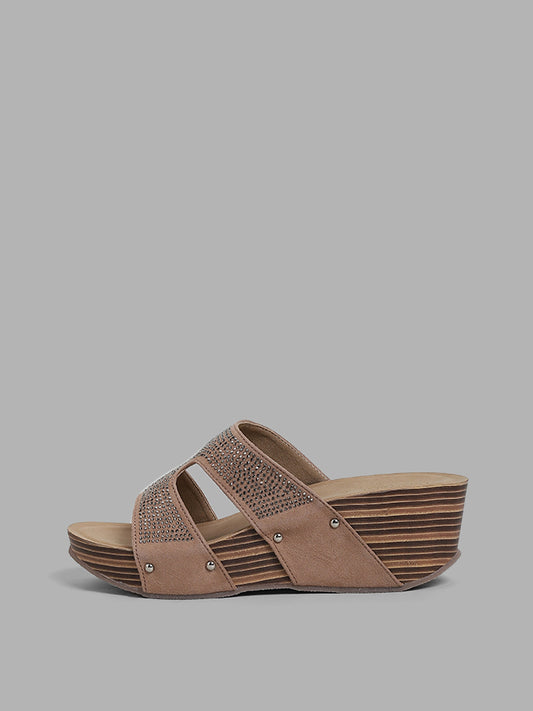 LUNA BLU Beige Embellished Loupe Stacked Heel Sandals