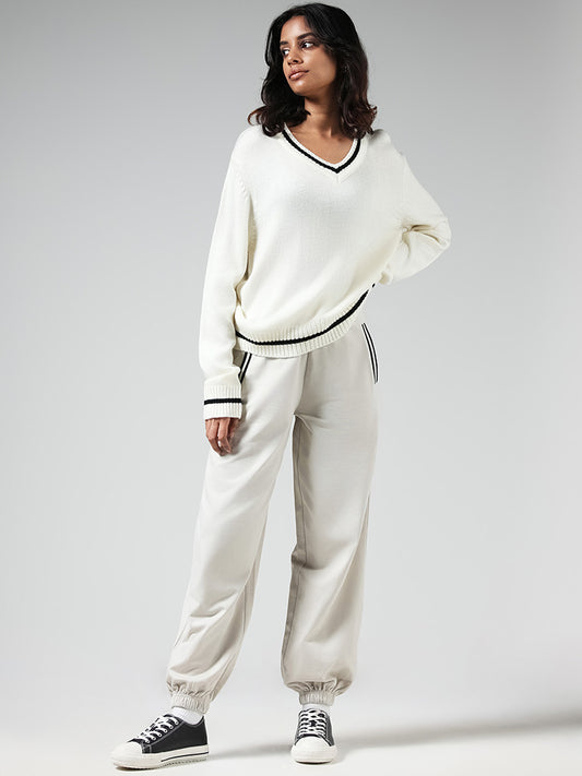 Studiofit Solid Off White Knitted Sweater