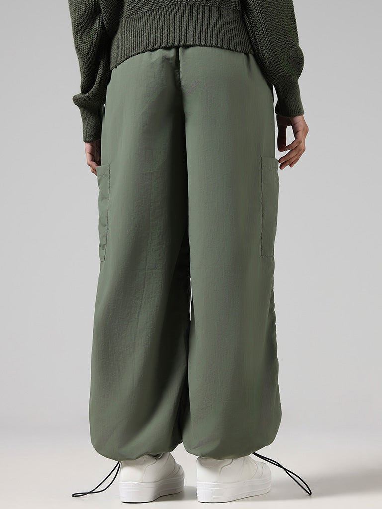 Nuon Solid Green Parachute Pants