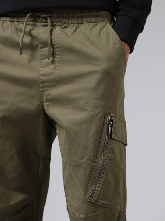 Nuon Solid Olive Relaxed-Fit Mid-Rise Cargo Chinos