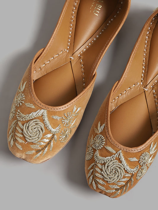 LUNA BLU Zari Embroidered Mustard Juttis