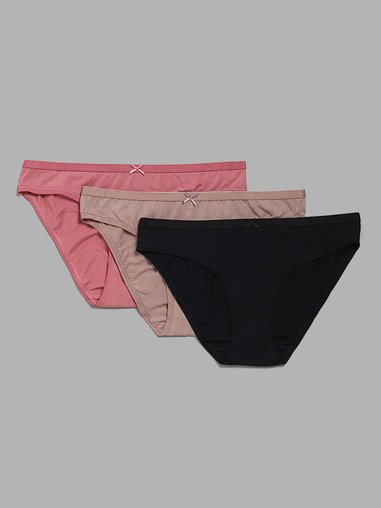 Wunderlove Solid Multicolor Stretchable Bikini Briefs - Pack of 3
