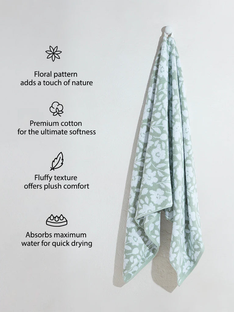 Westside Home Green Floral Bath Towel