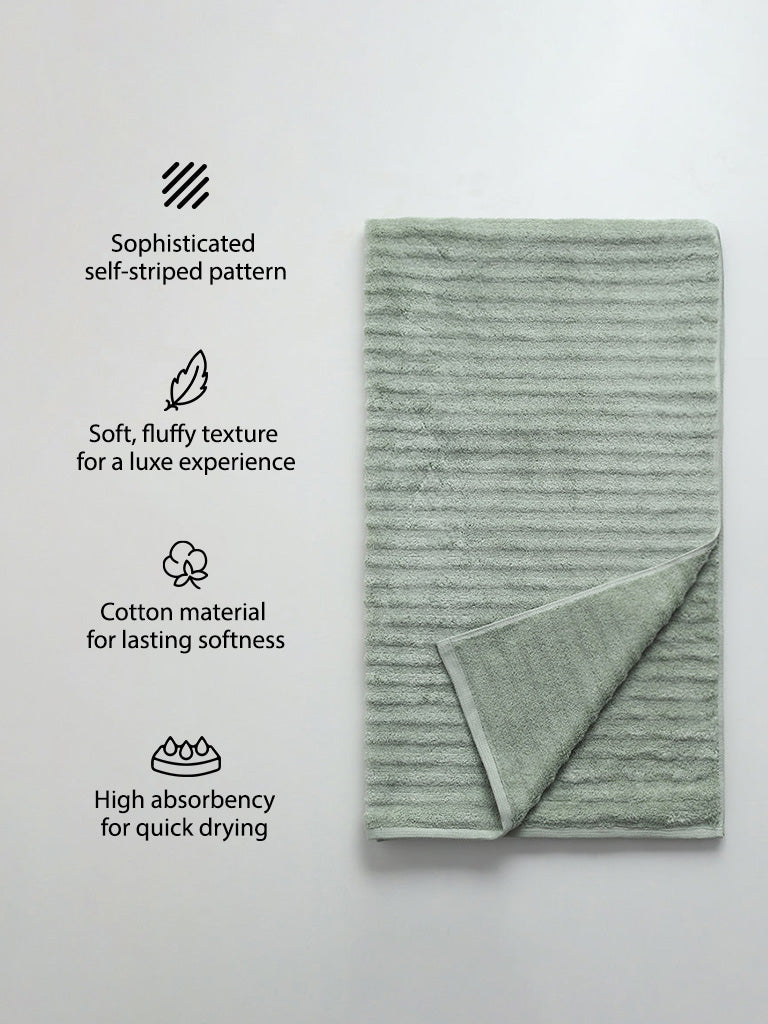 Westside Home Sage Green Self-Striped Bath Towel