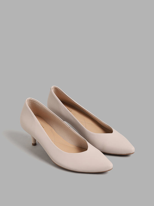 LUNA BLU Solid Ivory Pointed Pump Shoes