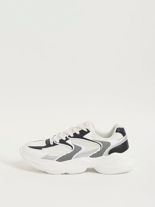 SOLEPLAY White & Black Sports Sneakers
