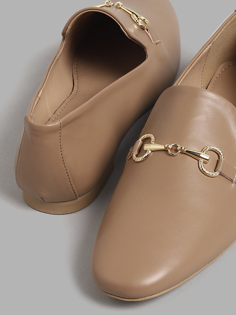 LUNA BLU Beige with Gold Anchor Detail Loafers