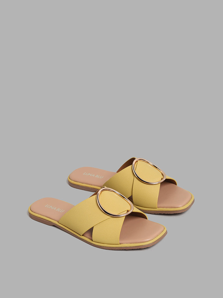LUNA BLU Lime Cross-Strap Oval Sandals