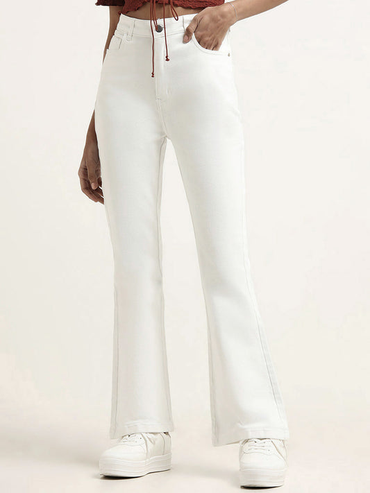 Nuon White Relaxed - Fit High - Rise Jeans