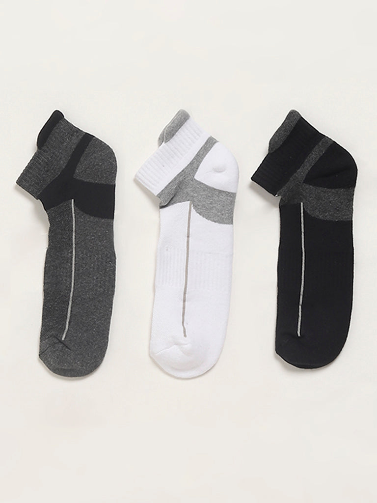 WES Lounge White Ankle Socks - Pack of 3