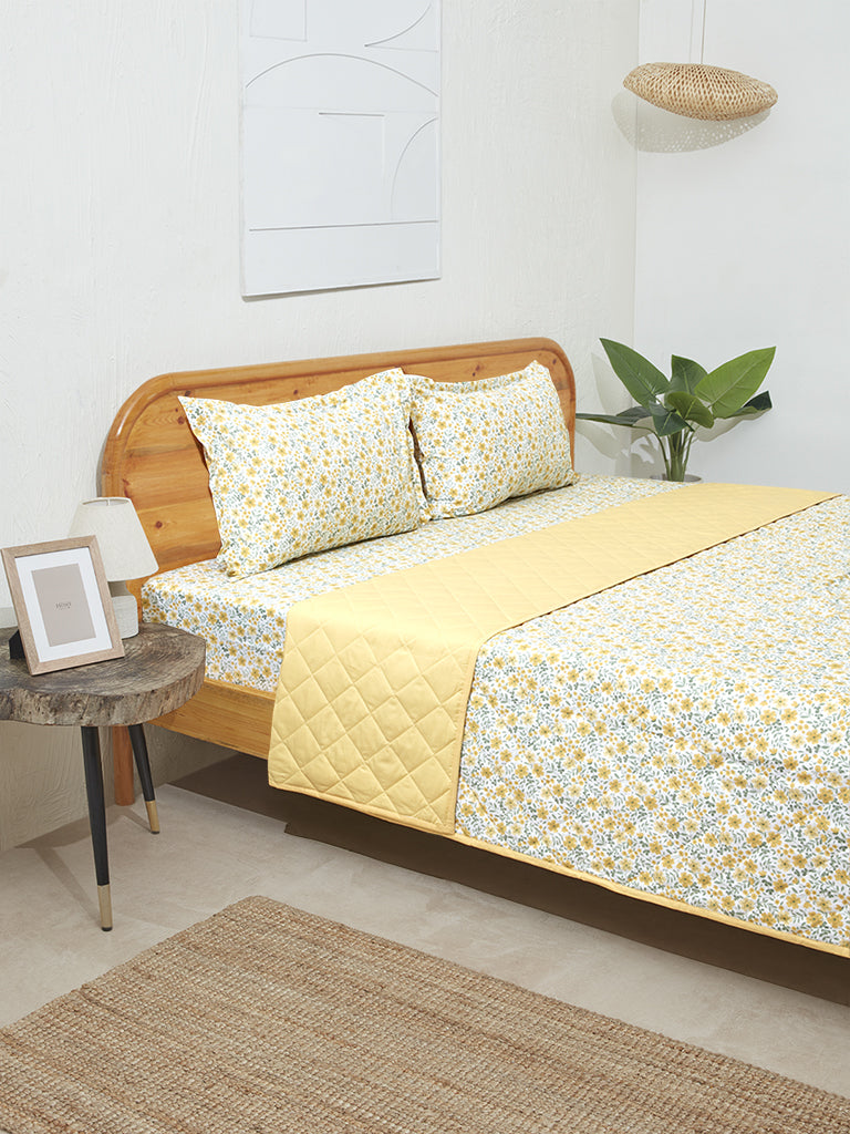 Westside Home Yellow Ditsy Floral Printed Double Comforter