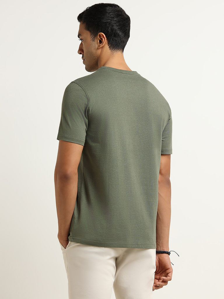 WES Casuals Green Solid Cotton Slim-Fit T-Shirt