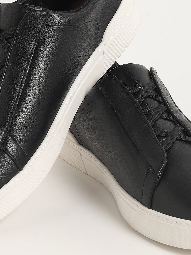 SOLEPLAY Plain Black Minimalistic Sneakers – Cherrypick