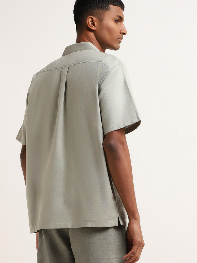 ETA Green Solid Relaxed Fit Shirt
