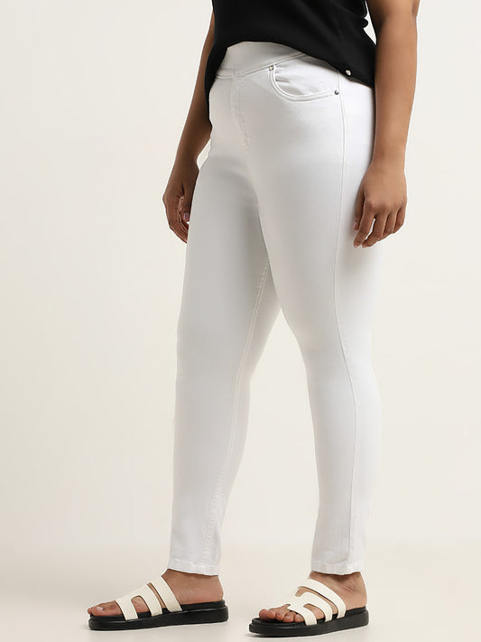 Gia White Slim Fit Mid Rise Jeggings