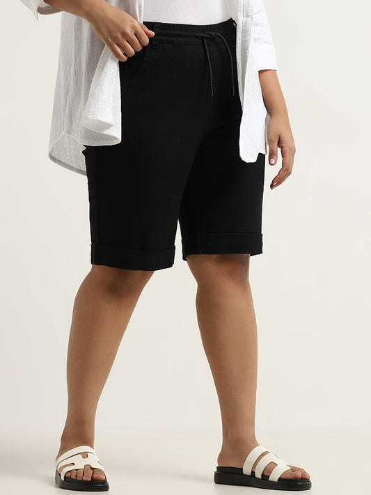 Gia Black Solid Mid Rise Shorts
