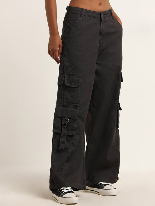 Nuon Black Relaxed Fit Mid Rise Cargo Jeans
