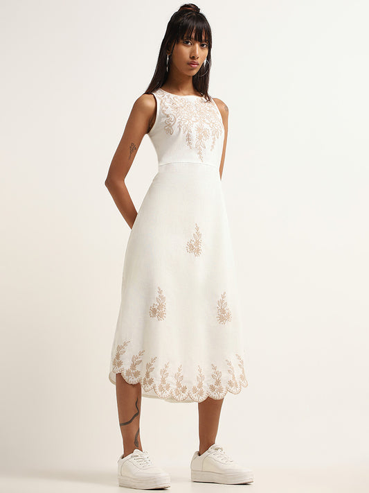 Bombay Paisley White Blended Linen Straight Fit Scallop Dress