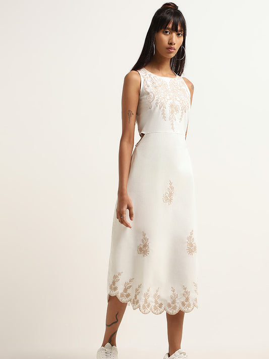 Bombay Paisley White Blended Linen Straight Fit Scallop Dress