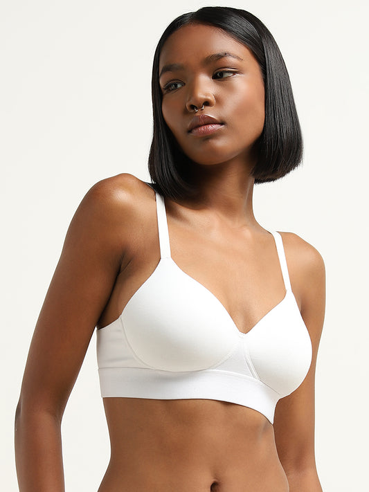 Superstar White Solid Padded Non-Wired Cotton Blend Bra